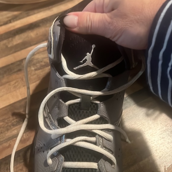 Men’s size 12 Jordan shoes - Picture 4 of 10